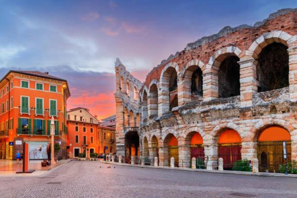 Arena - Verona Centro - Appartamento Elegante Exterior photo